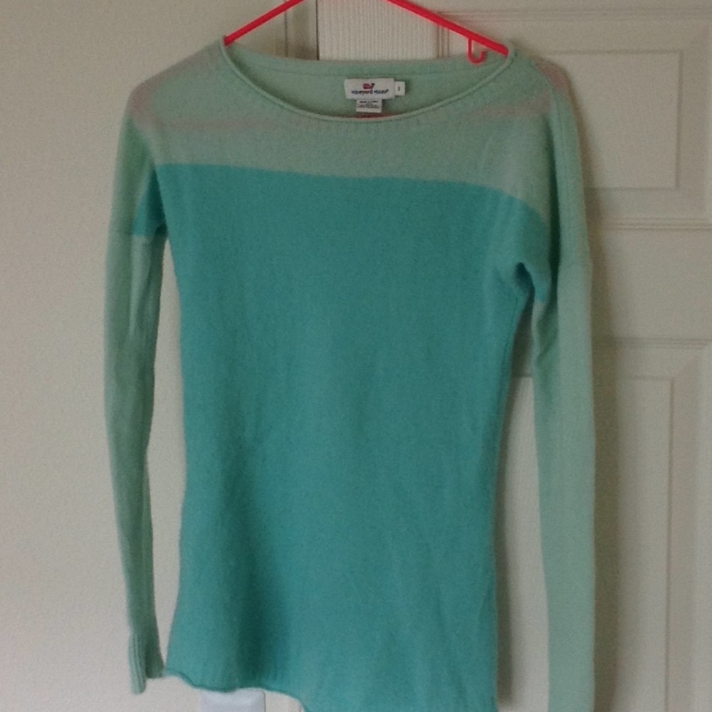 Vineyard vines two toned sweater